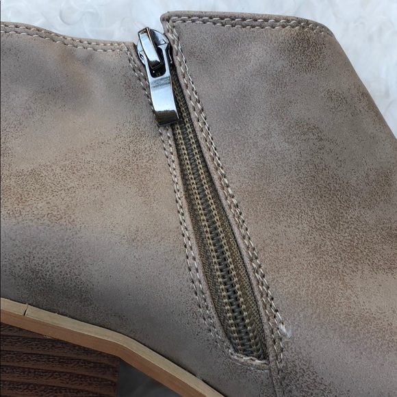 ✨HP!✨ BEST SELLER! Tan Leather Booties✨ - Picture 3 of 5